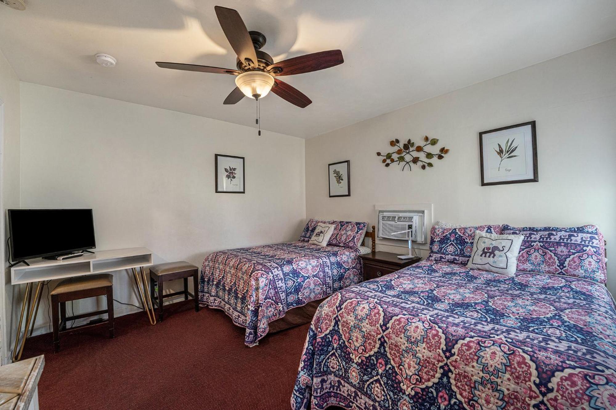 Jensen'S Rv Park And Motel South Haven Exterior photo